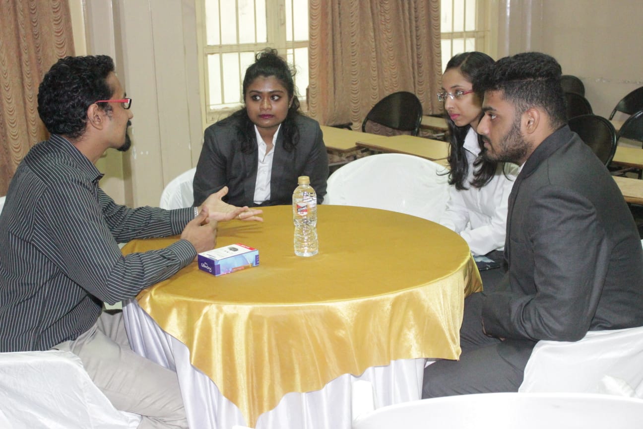 Soft-skill training and learning moment